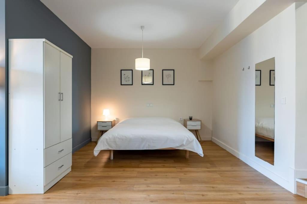 Large Comfy, Modern Studio 5 Min To Acropolis Athena Bagian luar foto